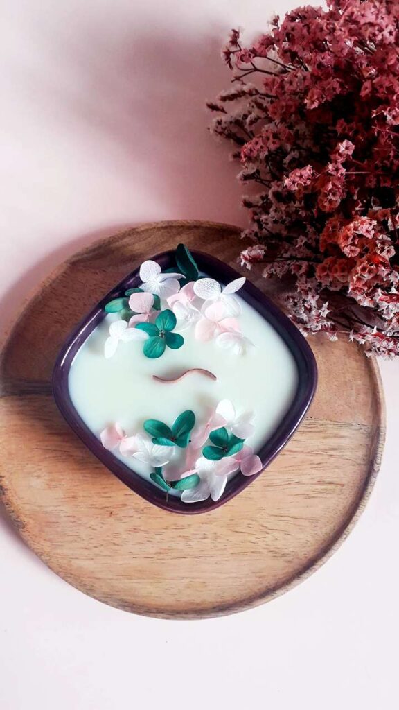 Bougie Artisanale Naturelle Parfumée et Fleurie | GOYAVE