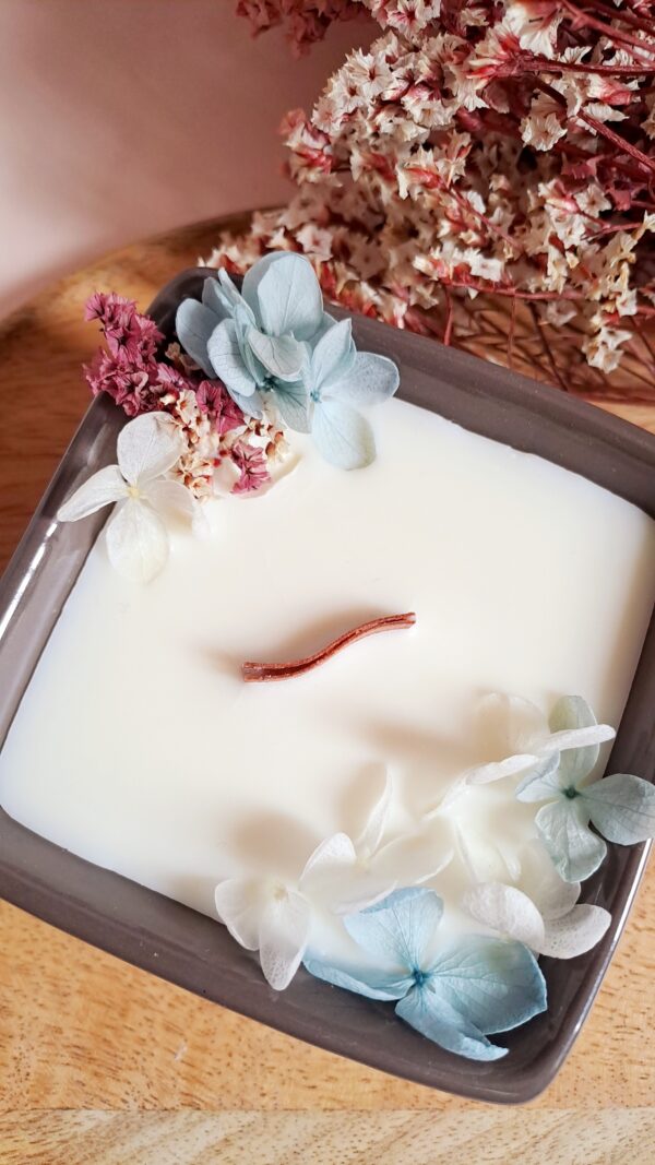 bougie-artisanale-fleurs-séchées