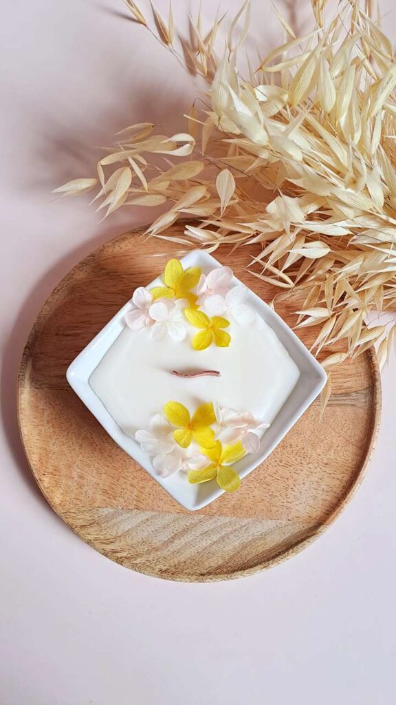 Bougie Artisanale Naturelle Parfumée et Fleurie | MONOÏ