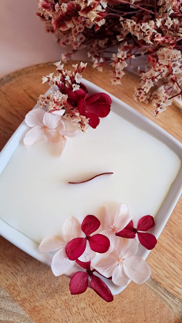 bougie-artisanale-fleurs-séchées