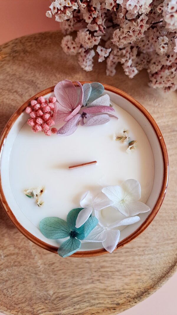 bougie-artisanale-fleurs-séchées